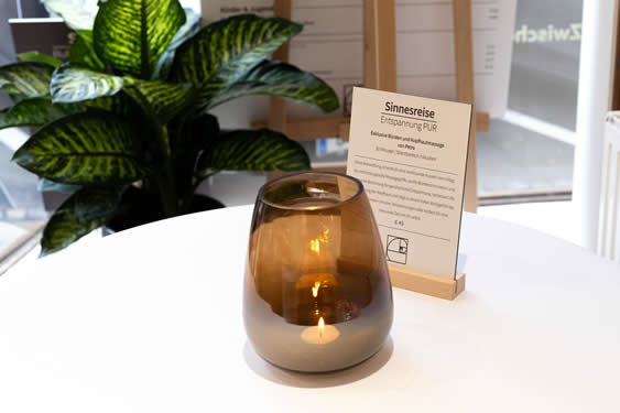 Nahaufnahme vom Aufsteller Sinnesreise